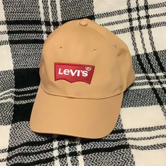 ⚠️ Levi’s tan baseball hat - Picture 1 of 8